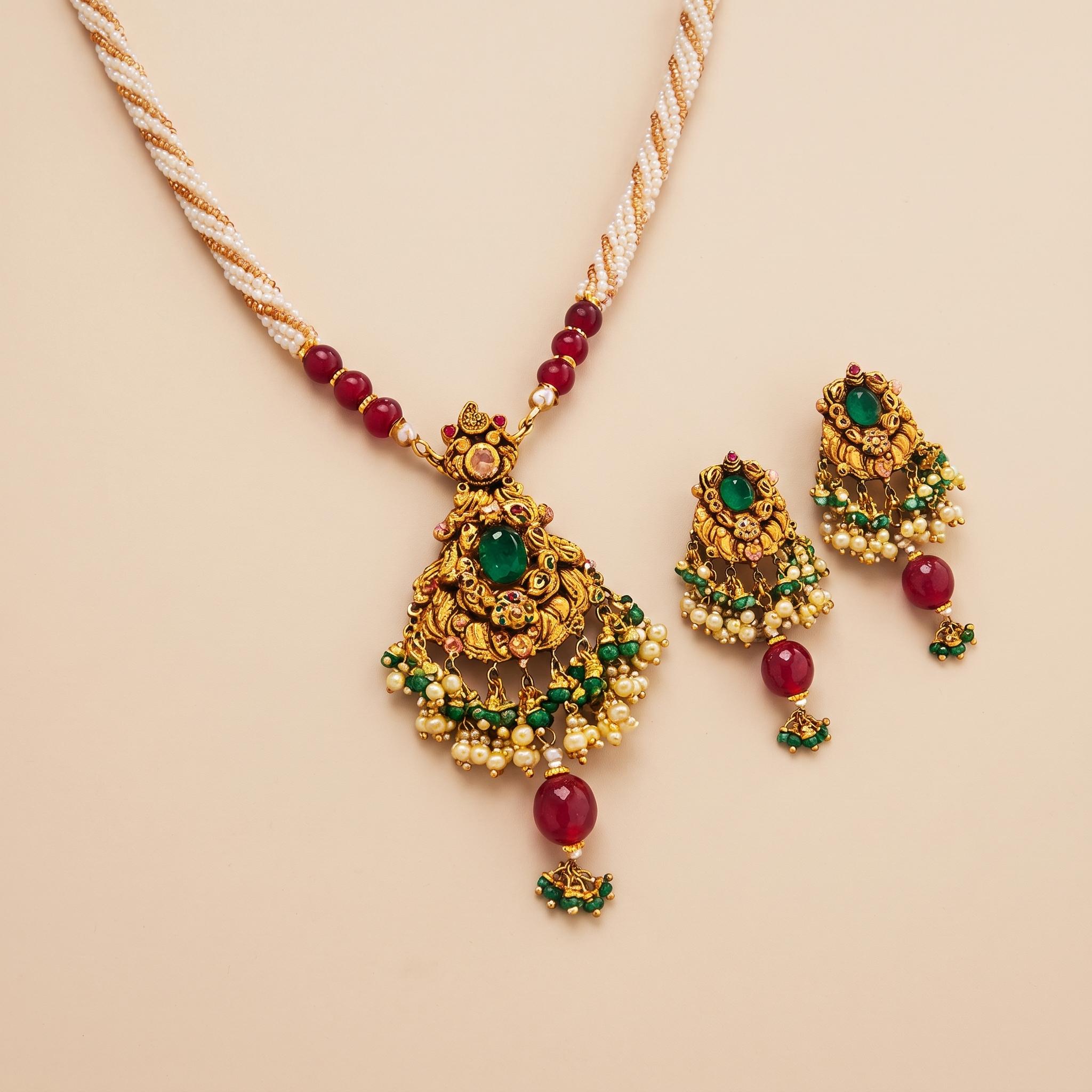 GOLD PENDANT