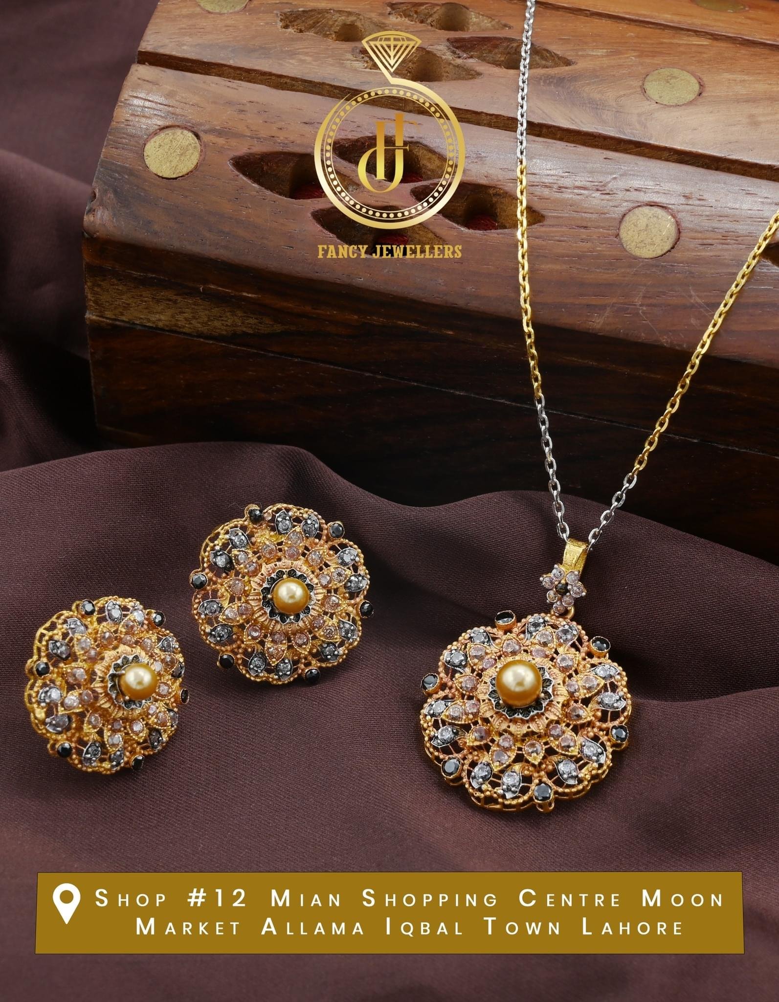 Gold Pendant Design